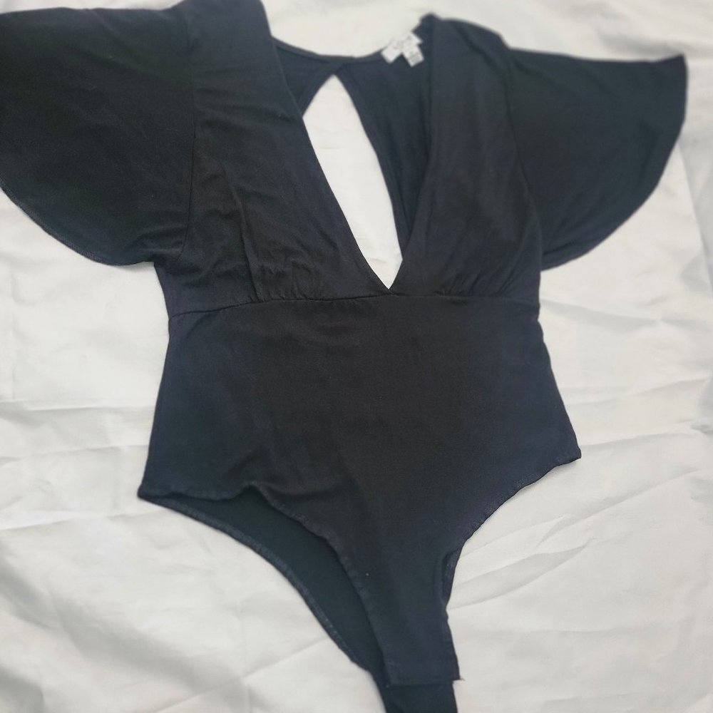 BLACK BODYSUIT, LOVE NY-LA BRAND, MADE IN EGYPT, WAIST 13 AND LENGTH 26, SIZE  M